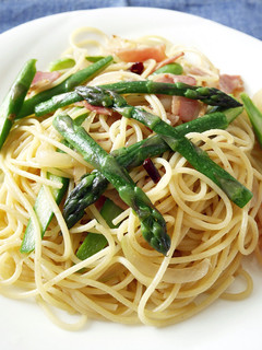 簡単!アスパラとベーコンのめんつゆパスタ-レシピのメイン写真