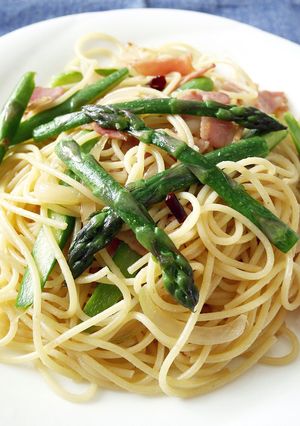 簡単！アスパラとベーコンのめんつゆパスタ-レシピのメイン写真