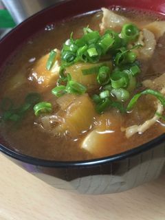 トロトロ玉ねぎとナスの豚汁-レシピのメイン写真