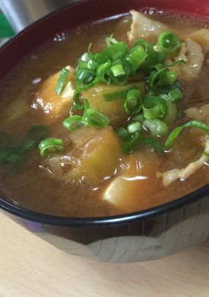 トロトロ玉ねぎとナスの豚汁-レシピのメイン写真