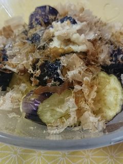 揚げ茄子のたっぷりおかかのせ♪生姜醤油で-レシピのメイン写真