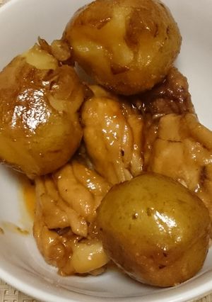 丸ごとじゃがいもと手羽元の甘辛煮-レシピのメイン写真