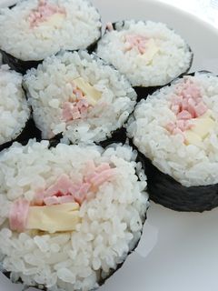 子どもが喜ぶ♡ハムとチーズの海苔巻き-レシピのメイン写真