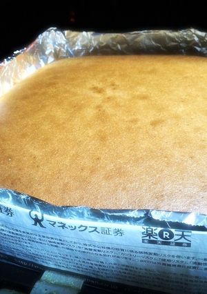 新聞紙型でしっとり♡パンケーキカステラ-レシピのメイン写真