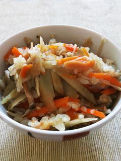 なんちゃって糸こんにゃく米で炊き込みご飯-レシピのメイン写真