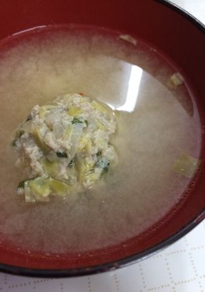 残った餃子のタネで☆簡単ピリ辛スープ-レシピのメイン写真