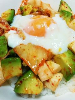 山芋とアボカドのキムチ絡め丼-レシピのメイン写真