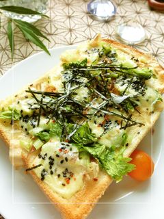 塩セロリの胡麻おかかチーズトースト-レシピのメイン写真