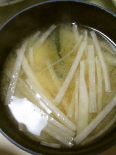ワカメと大根と豆腐の味噌汁-レシピのメイン写真