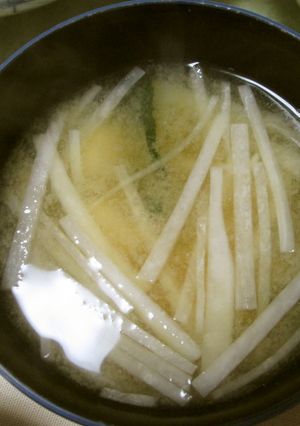 ワカメと大根と豆腐の味噌汁-レシピのメイン写真