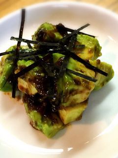 アボカドと海苔の佃煮の和え物-レシピのメイン写真
