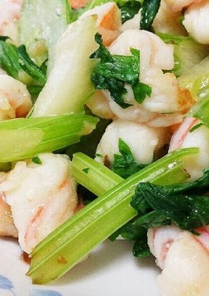 シンプルだけど絶品◆海老とセロリの塩炒め-レシピのメイン写真