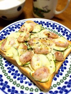 ズッキーニとウインナーのスイチリトースト-レシピのメイン写真