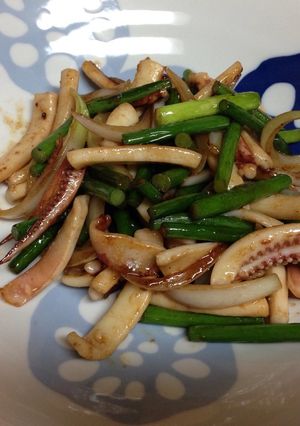 イカとニンニクの芽の炒め物♪-レシピのメイン写真