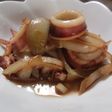 玉葱とイカのにんにく炒め