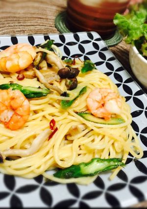 アスパラとエビとシメジのペペロンチーノ-レシピのメイン写真