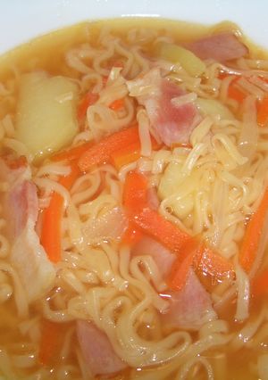 ちょっと洋風なチキンラーメン-レシピのメイン写真