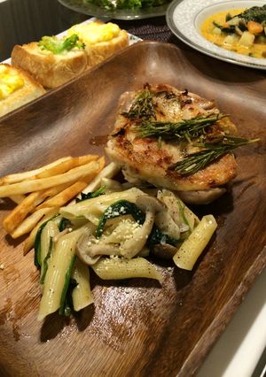ローズマリーチキンとパスタプレート-レシピのメイン写真