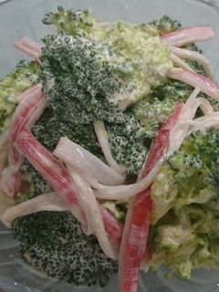 ブロッコリーとカニカマのサラダ-レシピのメイン写真