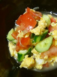 胡瓜・トマト・スクランブルエッグのサラダ-レシピのメイン写真