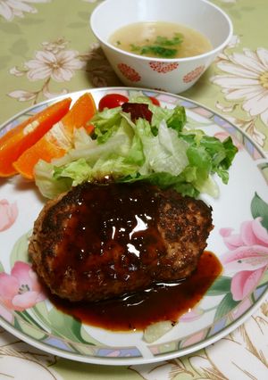 玉ねぎを炒めないハンバーグ赤味噌ソース-レシピのメイン写真
