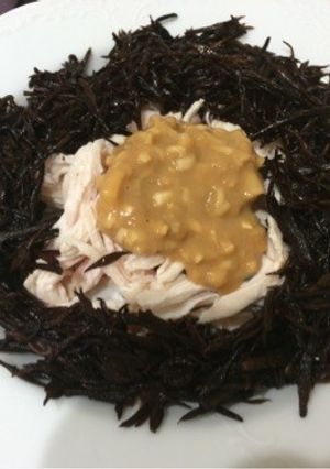 ひじきと茹で鶏のゴマ和え-レシピのメイン写真