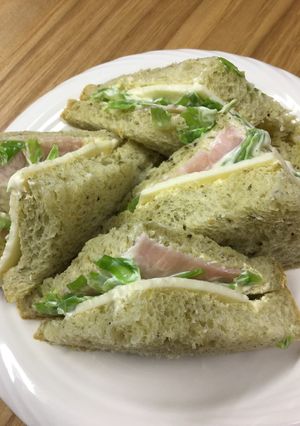 よもぎ入り食パンでサンドイッチ-レシピのメイン写真