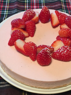 砂糖不使用☆苺と甘糀のレアチーズケーキ-レシピのメイン写真