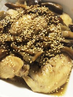 鶏手羽先肉となめこの麺つゆで簡単煮✩-レシピのメイン写真
