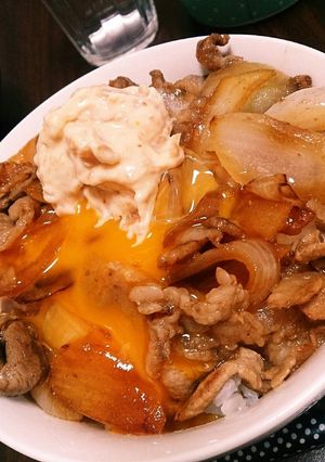 肉卵梅マヨネーズ丼-レシピのメイン写真