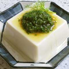 A picture of 冷たいマーボ？ニラで美味しい「冷奴」.