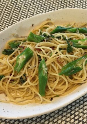 カブの葉とオクラ、ジャコの和風パスタ-レシピのメイン写真