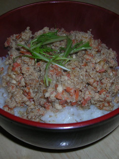 ☆鍋で余ったミンチで♪お手軽☆鶏そぼろ丼-レシピのメイン写真