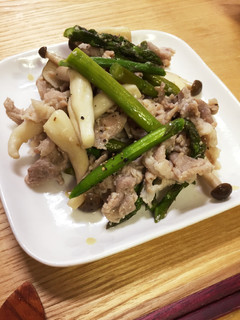 ご飯がススム!アスパラのバタポン炒め-レシピのメイン写真