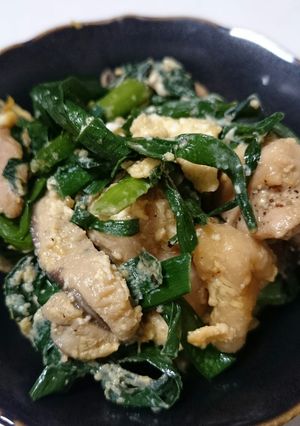 ニラと鶏肉の玉子とじ-レシピのメイン写真
