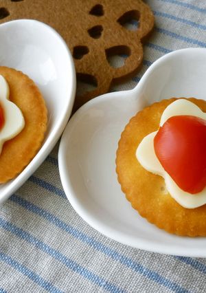簡単カナッペ～ミニトマトとチーズでお花♡-レシピのメイン写真