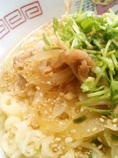 サッポロ一番塩ラーメンで焼き肉ラーメン-レシピのメイン写真