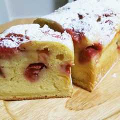 รูปของ 苺と水切りヨーグルトのパウンドケーキ