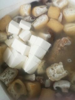 ゴボウとたくさん野菜と豆腐の味噌汁-レシピのメイン写真