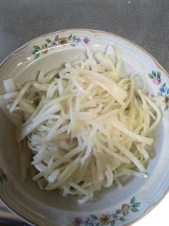 超簡単♪中華風大根の皮の炒め物-レシピのメイン写真