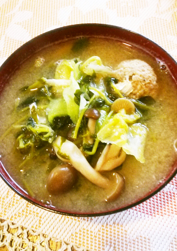 具だくさん☆豆苗と鰯のつみれのお味噌汁-レシピのメイン写真