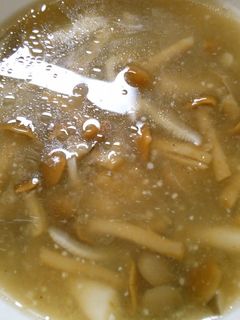 簡単!なめこ しめじ 椎茸の中華スープ-レシピのメイン写真