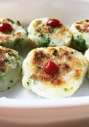 離乳食じゃがいもとﾌﾞﾛｯｺﾘｰのおやき-レシピのメイン写真