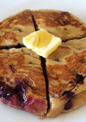 ブルーベリーいっぱいの全粒粉パンケーキ-レシピのメイン写真