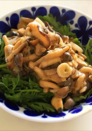 春菊ときのこのサラダ-レシピのメイン写真