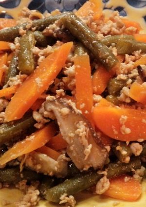 インゲンと人参の♪椎茸鶏そぼろ-レシピのメイン写真