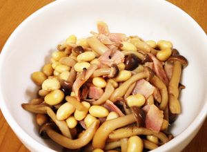簡単一品♡ 大豆とベーコンの醤油炒め-レシピのメイン写真