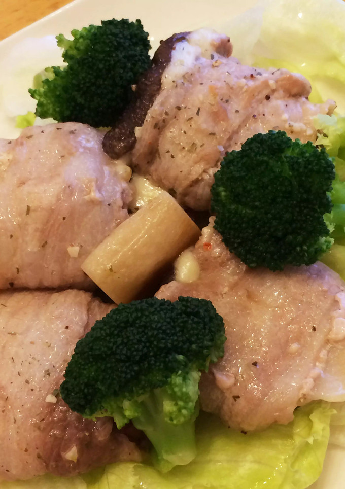 超簡単！しいたけとトマトの肉巻き焼き-レシピのメイン写真