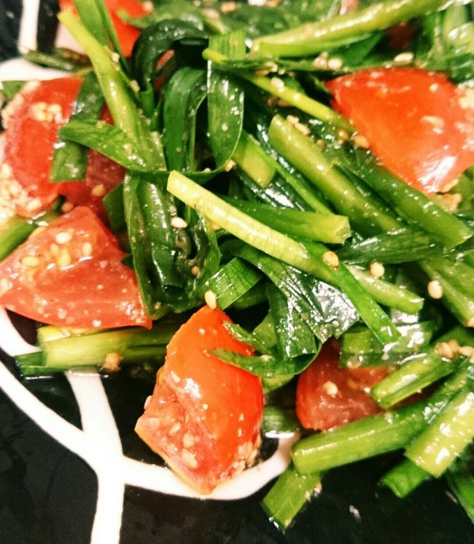 やみつき簡単⭐ニラとトマトのサラダ by ☆リリィママ