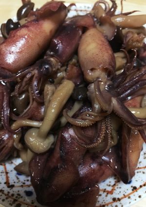 ヤリイカとしめじの煮物バターも入れて!-レシピのメイン写真